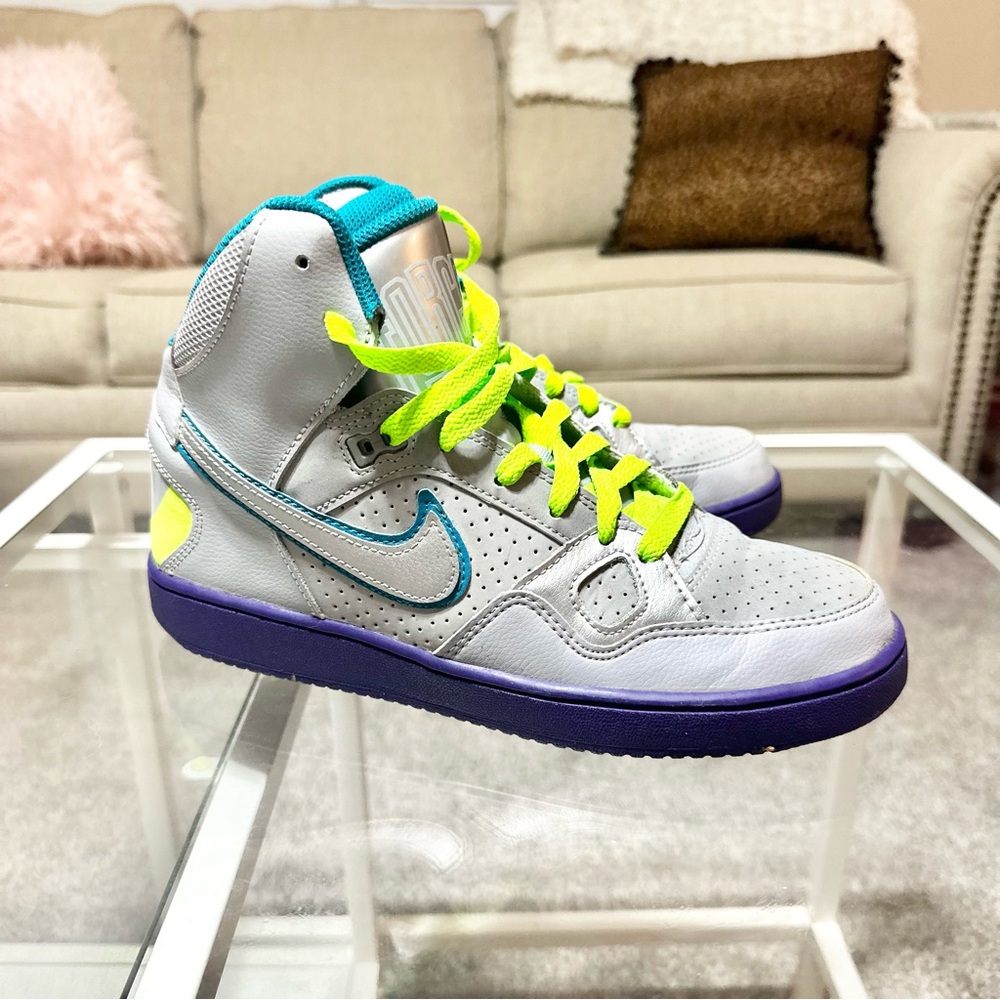 Nike • Force Sneakers